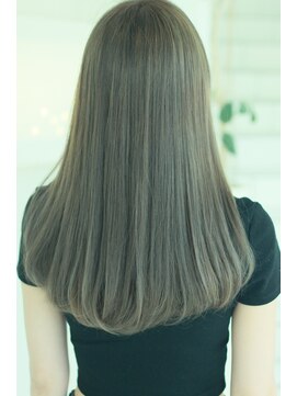 ローランセントラル(Lorran central) ハイトーンで外国人風カラーに