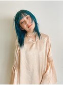 ブルーグリーン　青緑　派手髪　レイヤースタイル　ウルフ　青髪