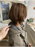 肩につかない長さ外ハネボブハイライトカラーがうまい美容室