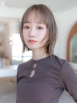 イオ 本厚木(io) レイヤーボブハッシュカットイメチェンワイドバング小顔