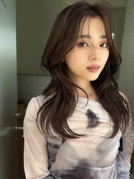 サイン 渋谷(SIGN) 韓国ヘアレイヤーロンググレーベージュ前髪パーマ黒髪