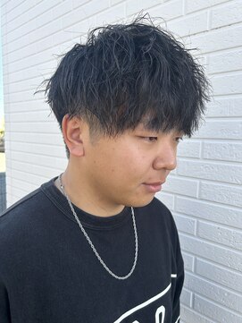 ヒュイル バイ ニアウ(Hwyl by Niau) メンズマッシュパーマツイストスパイラルパーマニュアンスパーマ