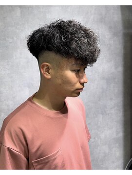 レイズ ルーツ 名古屋 名駅店(RAYS ROOTS) 名古屋メンズスペインカール前下りマッシュフェードパーマ