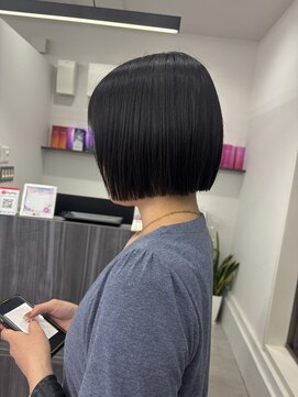 プレジールバイラファブリック(PLAISIR by LA FABRIQUE) ストレートボブ【新村/PLAISIR/草加】