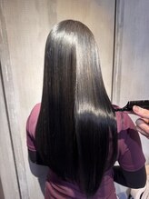 ロナロナ&nbsp;髪質改善冬カラーブルーシルバー大人ロング