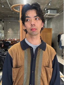 メンズ専門スタイリストによる骨格/生え癖に合わせた骨格矯正カットあり◎学生さん限定のクーポンもあり！