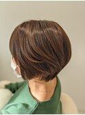 横顔美人なメリハリをつけたショートカット