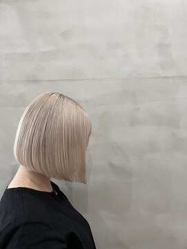 リリ(Riri) ホワイトブロンド