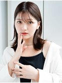 フェイスレイヤー薄めバングくびれミディエアリーカール大人女子