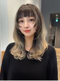 くすみベージュ黒髪小顔オリーブカラー透明感カラー_ba531681