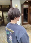 刈り上げショートカット/グレージュカラー