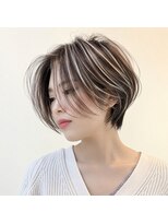 ビューブルー 亀戸錦糸町(VIEW BLUE)&nbsp;カットに自信あり！白髪ぼかしハイライトショートボブスタイル