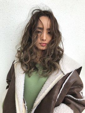 キズキ(KIZUKI) 【KIZUKI】フラッフィーロング/シアーアッシュベージュ