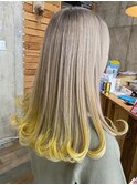 ホワイトベージュ×裾カラー