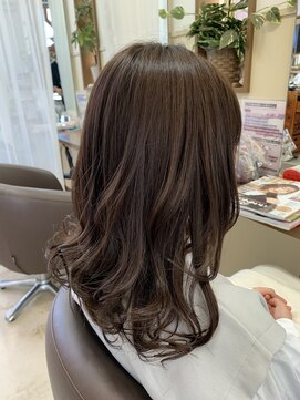 コアフィールフィス(COIFFURE fils) 《見附　今町》大人女子　ダークブラウン　ゆるふわ巻き