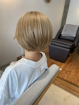 スクーン(skoon) ハイトーンショートボブ