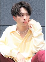 メンズフィール 南森町(MENS FEEL)&nbsp;前下がりセンターパートスパイラルニュアンスパーマコンマバング