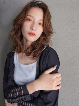 カンナ(Canna) 韓国風ヘアー/フェザーバング/カーキグレージュ/髪質改善/20代