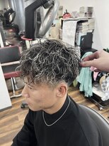 アノ(Ano.)&nbsp;スペインカールスキンフェード外国人風パーマスパイラルパーマ