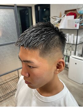 ティーブロード(T-broad) クロップ (スキンフェード