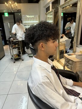 アイズ 海老名(AIZU) スペインカール　フェードカット　メンズパーマ　プードルパーマ