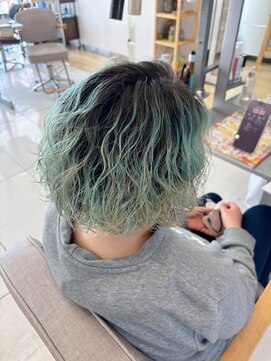 アンフィニワイズ ウェルディ長泉店(Infini-Y's) ブリーチ毛xスパイラルパーマ