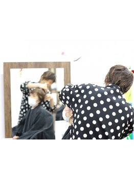 人から手から伝わるコミュニケーション◎デッサンでイメージ共有。骨格・髪質を見極めあなたの似合うを