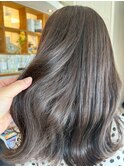 【ツヤ感重視】柔らかヘーゼルブラウンで叶える大人可愛いロング