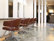 エイクス 津田沼(AQs)の雰囲気(広々とした店内*津田沼/髪質改善ストレート/縮毛矯正/ヘッドスパ)