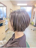 ショートボブ