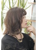 大人キレイな外ハネミディアム