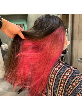 インク 渋谷(INK.) 韓国風/インナーカラー/フェザーバング/ウルフカット[渋谷]