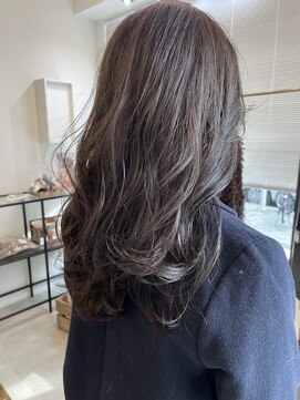 ヘアーアイスカルテット(HAIR ICI QUARTET) グレージュ　透明感カラー　ロングレイヤー