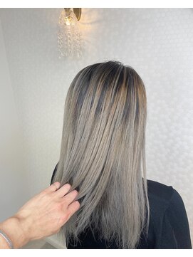 ヘアーアンドメイク ドレス(DRESS) ハイライトバレイヤージュ