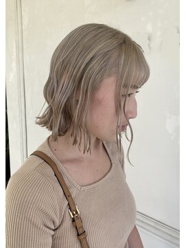 サラ 新宮店(SARA) ホワイトベージュ