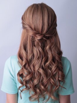 ベルグロー(BELLEGROW)の写真/【ヘアメイク専門サロン】かわいいStyleを1日しっかりキープ♪トレンドをプラスしたセットでこなれ感も◎