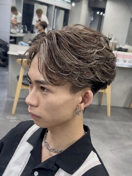 フィフス トウキョウ (fifth TOKYO) 渋谷緩めフェザーショートフェザーパーマセンターパート