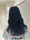 エメラルドブルー