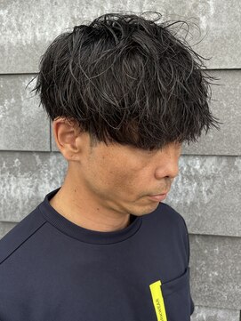 ヒュイル バイ ニアウ(Hwyl by Niau) メンズマッシュシャドウパーマスパイラルパーマニュアンスパーマ