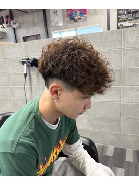 ダズ(Dazz) テーパーフェード×スペインカール