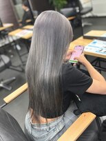 エミタス 柳通り(Emitas.)&nbsp;和歌山市で叶える透明感シルバーグレージュカラー