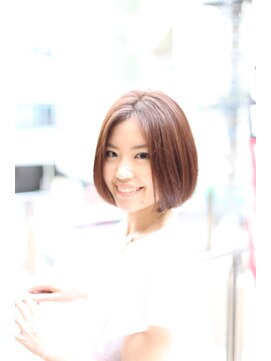 アリン(allin) スリークな前下がりボブ