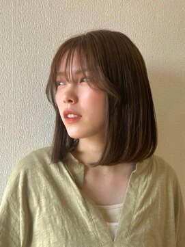 ナチュラル(Natural) アースカラー×ミディアムヘア×シースルーバング