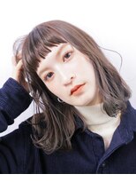 スリーアン(THREE ann.)&nbsp;20代30代40代ふんわりくびれエアリーミデイアム短め前髪