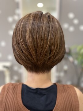 ムゲルカ エン(mugelca e'n) ハイライトで透け感3Dカラー