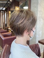 キー(kｅｙ)&nbsp;首が綺麗に見える大人ショートヘア