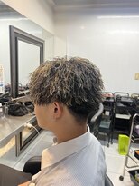 アイズ 海老名(AIZU) 金メッシュ ツイストスパイラルパーマ ツイストパーマ