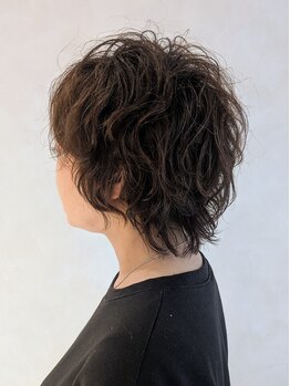 ヘアラウンジラック(Hair Lounge LUCK)の写真/再現性の高さが大人女性に好評♪小顔に見えるカット技術×ヘッドスパで360度美しいスタイルを。