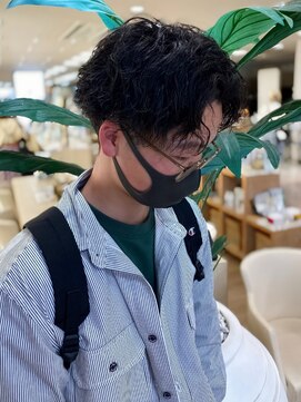 シャルムバイケンジ(Charm.by KENJE) ツイストスパイラル波巻きシャドウパーマ無造作銀座メンズパーマ