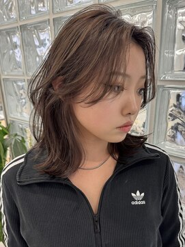 サンクプロジェクト(cinq PROJECT) 女性らしく上品な印象を与える、顔周りレイヤーカット